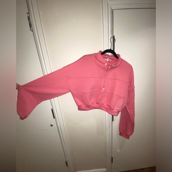 Cropped pink sweater with rose detailing. Lady dandelion size L - Picture 3 of 4